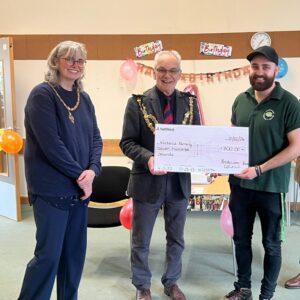 The Mayor and Mayoress of Bridgwater donating £700 to the Victoria Park Local Pantry